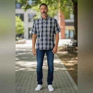 Carhartt Men's Size Large Casual Wear Button Down Shirt